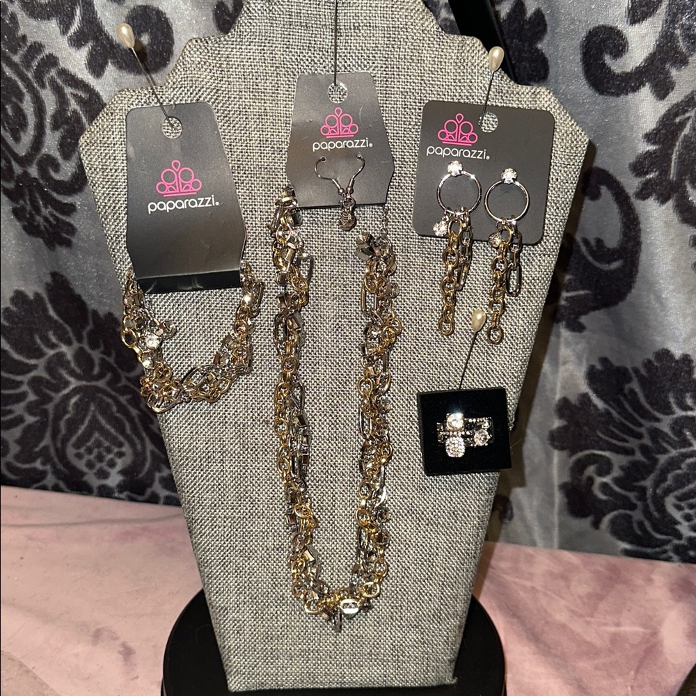 Paparazzi fashion fix 4 pc set
